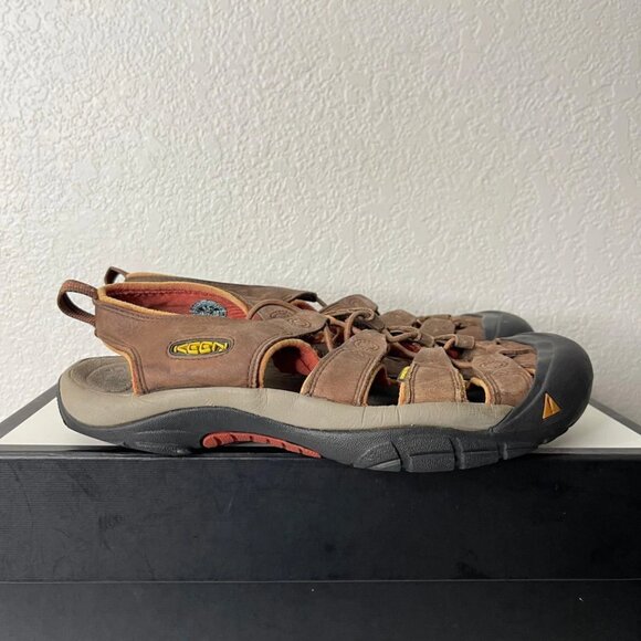 Keen Newport H2 Brown Nubuck Outdoor Hiking Water Sport Sandals Men\'s Size 9.5 main image 4